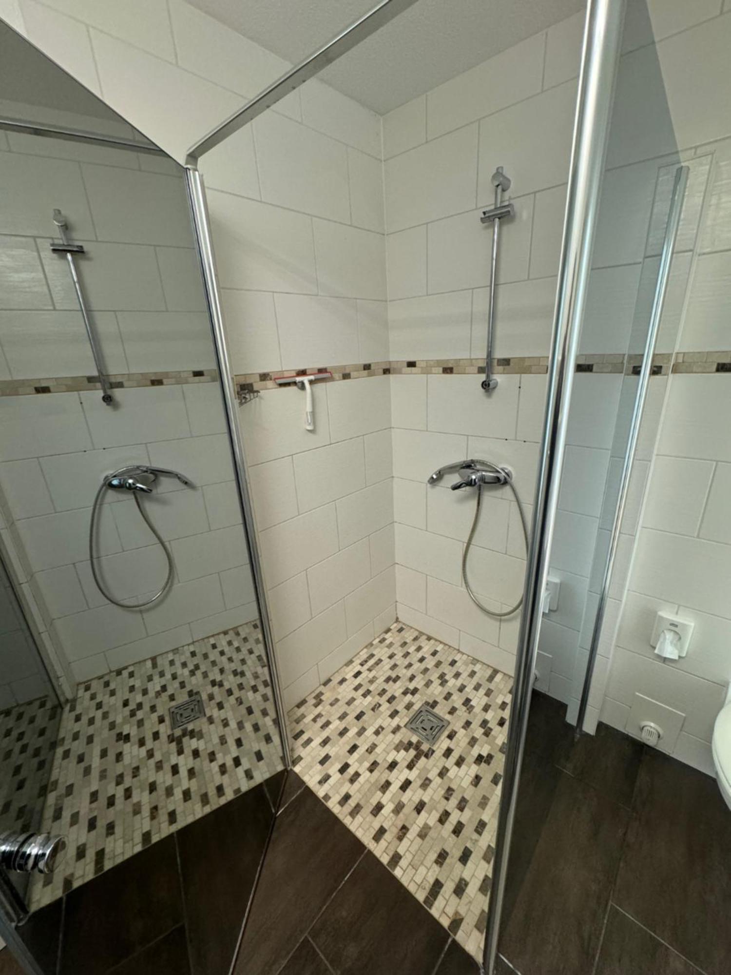 Skypension Schönefeld Esterno foto