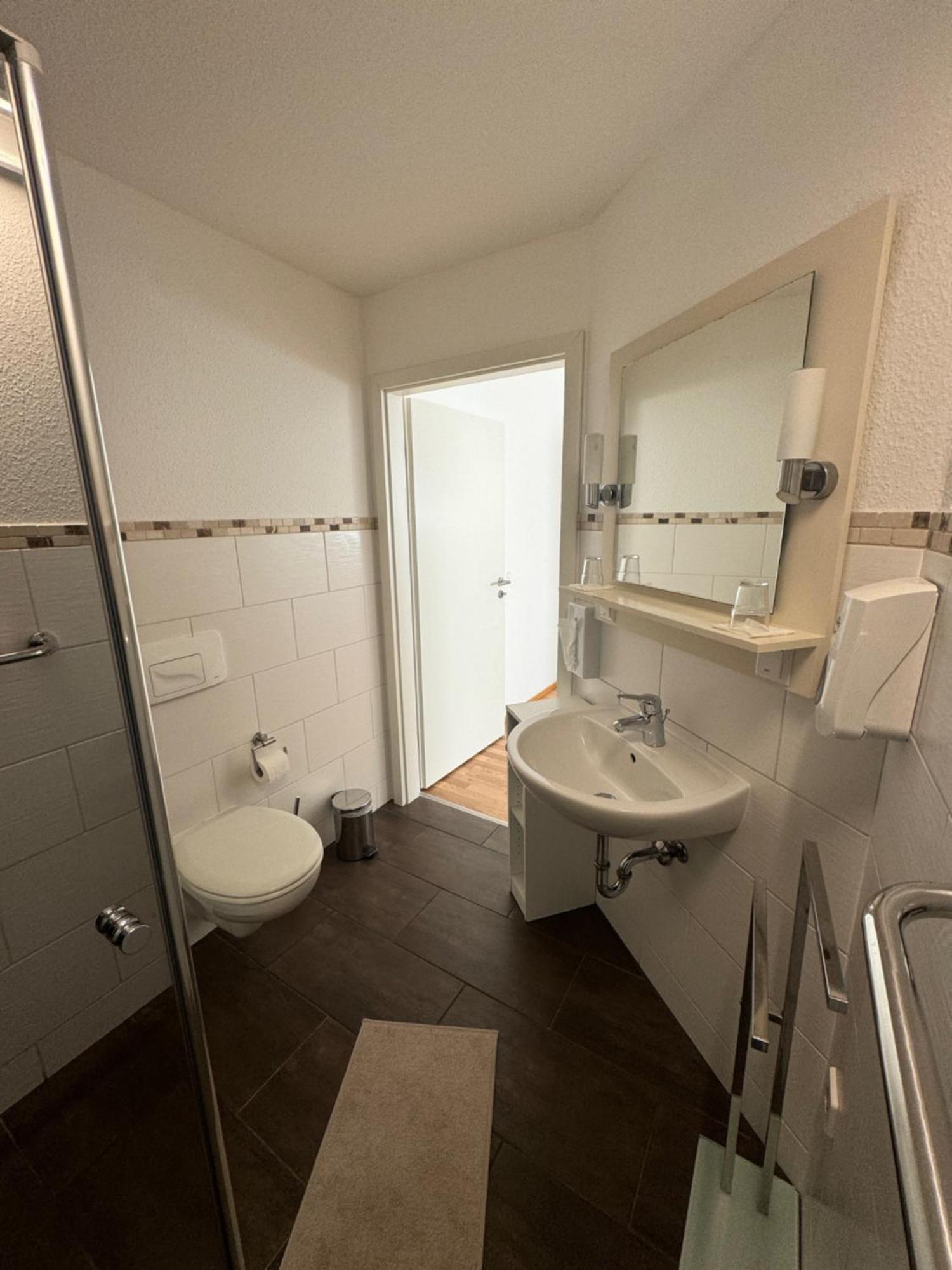 Skypension Schönefeld Esterno foto