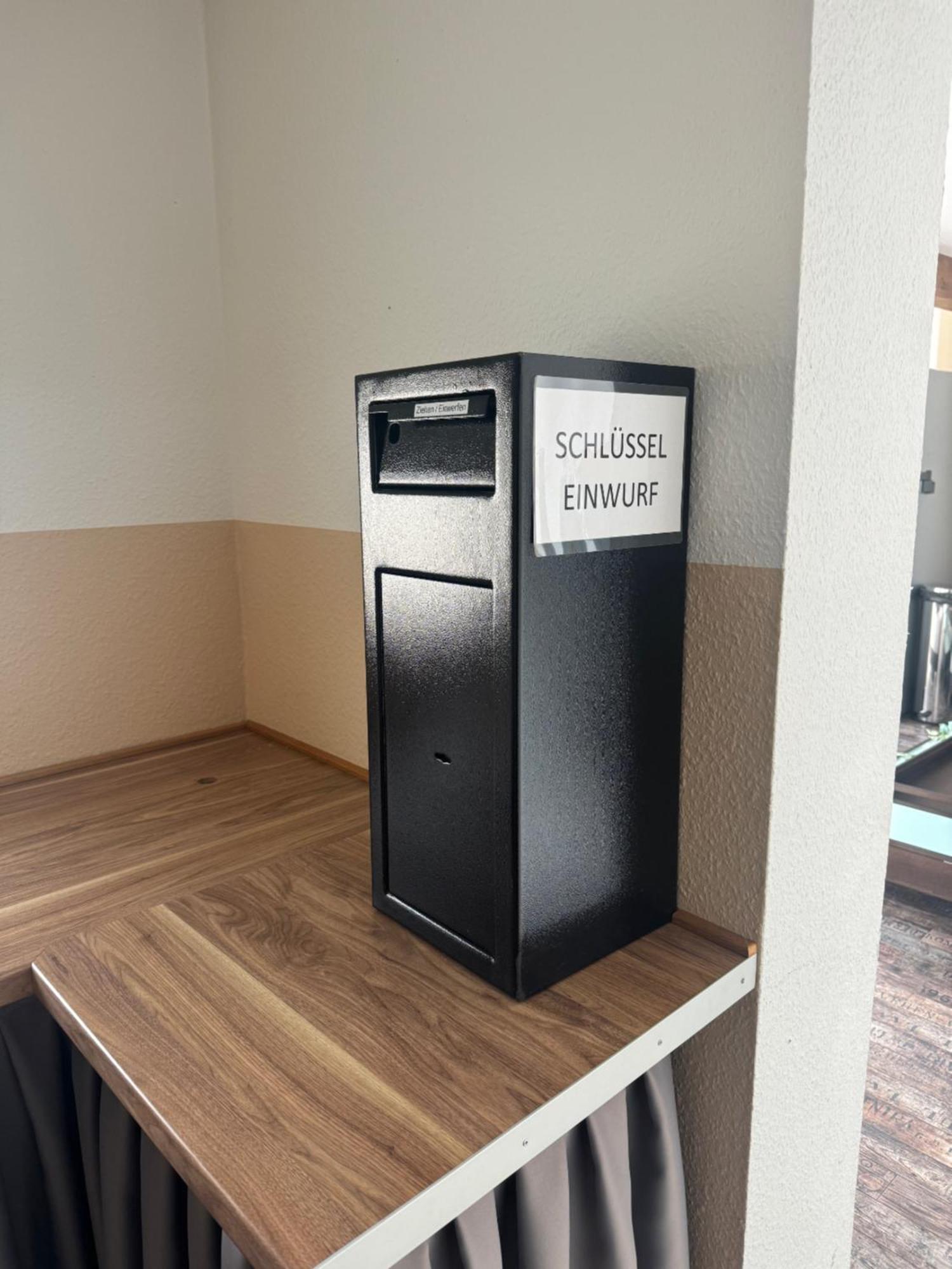 Skypension Schönefeld Esterno foto